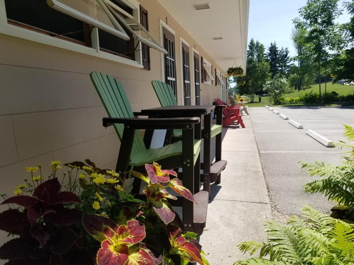 Square Rigger Harbor Motel Baileys Harbor Exterior photo